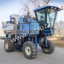 SELBSTFAHRENDER TRAUBENVOLLERNTER NEW HOLLAND SB62 - V105